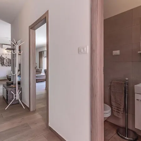 3 Bedroom Awesome In Marčana