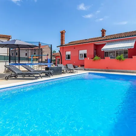 3 Bedroom Awesome In Holiday home