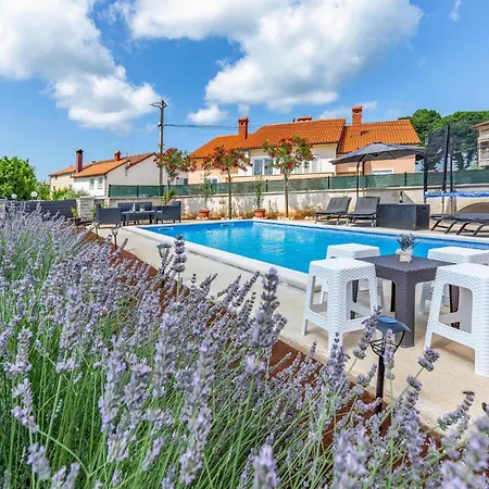 Holiday home 3 Bedroom Awesome In
