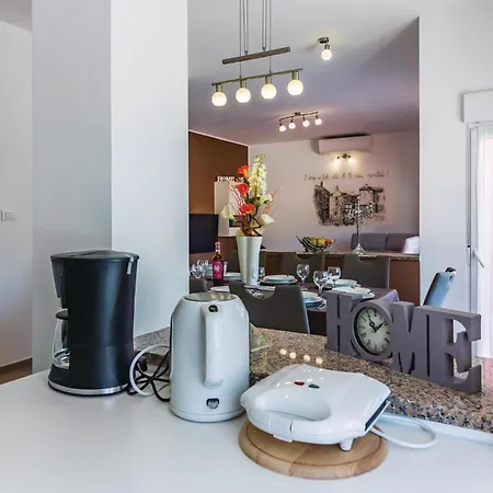 Casa de Férias 3 Bedroom Awesome In Marčana