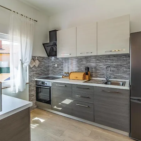 3 Bedroom Awesome In * Marcana