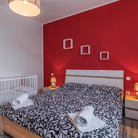 3 Bedroom Awesome In Holiday home