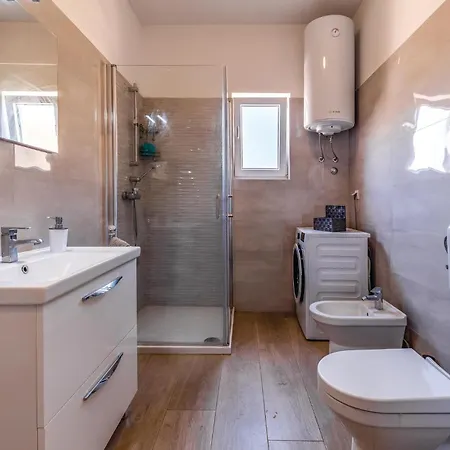 3 Bedroom Awesome In Holiday home Marcana